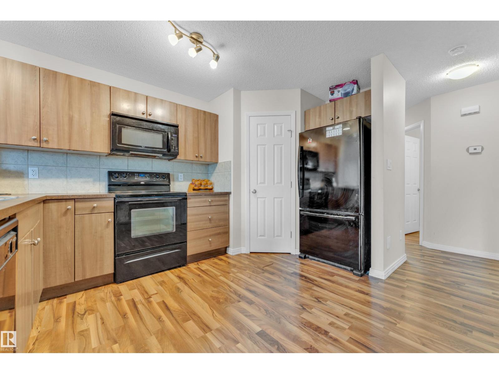 1030 177A ST NW - 11