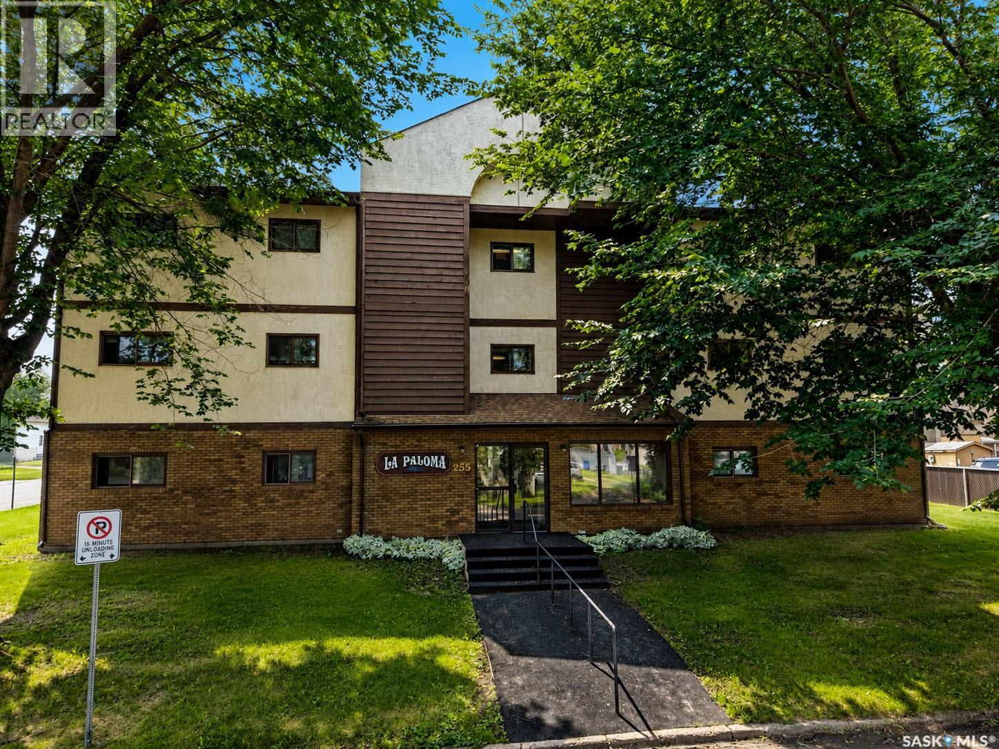 #304 255 7th STREET E - 1