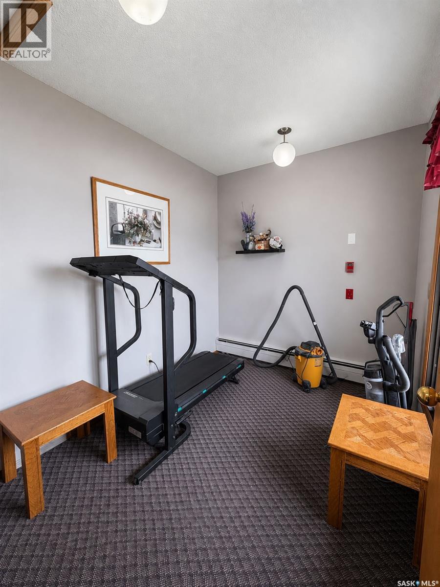 #304 255 7th STREET E - 17