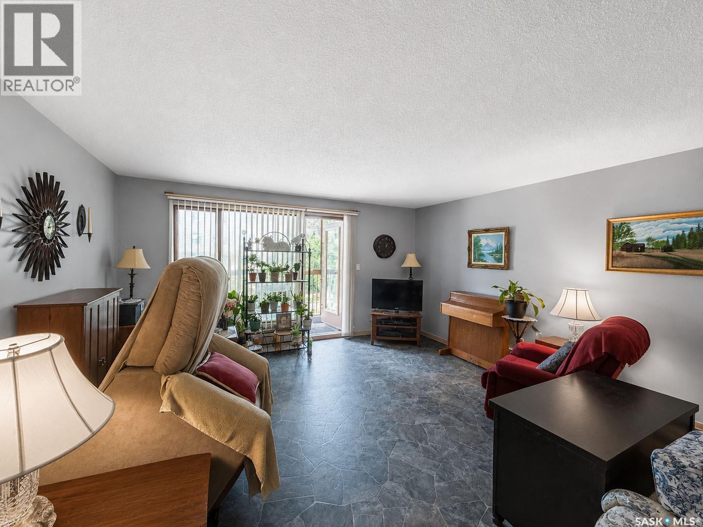 304 255 7th STREET E, Prince Albert — photo 2