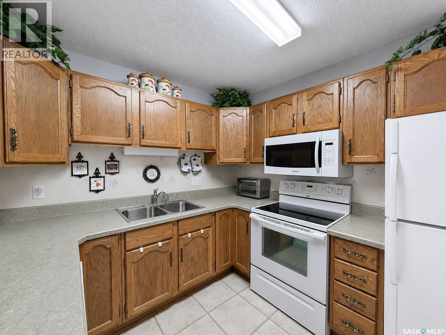 #304 255 7th STREET E - 5