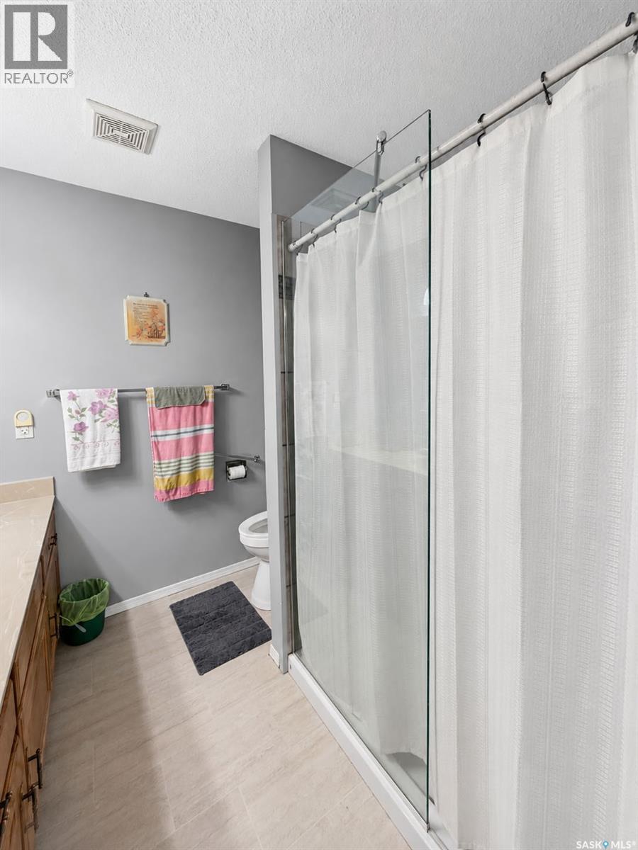 #304 255 7th STREET E - 8