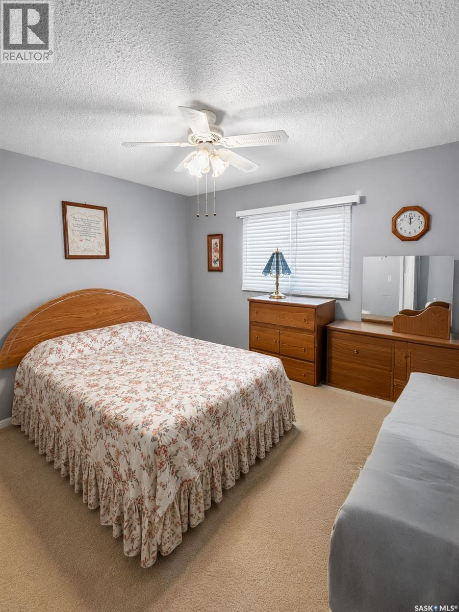 #304 255 7th STREET E - 9