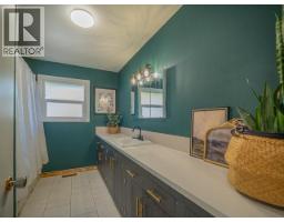 3pc Bathroom - 2277 Phillips Road, Powell River, BC  Photo 7