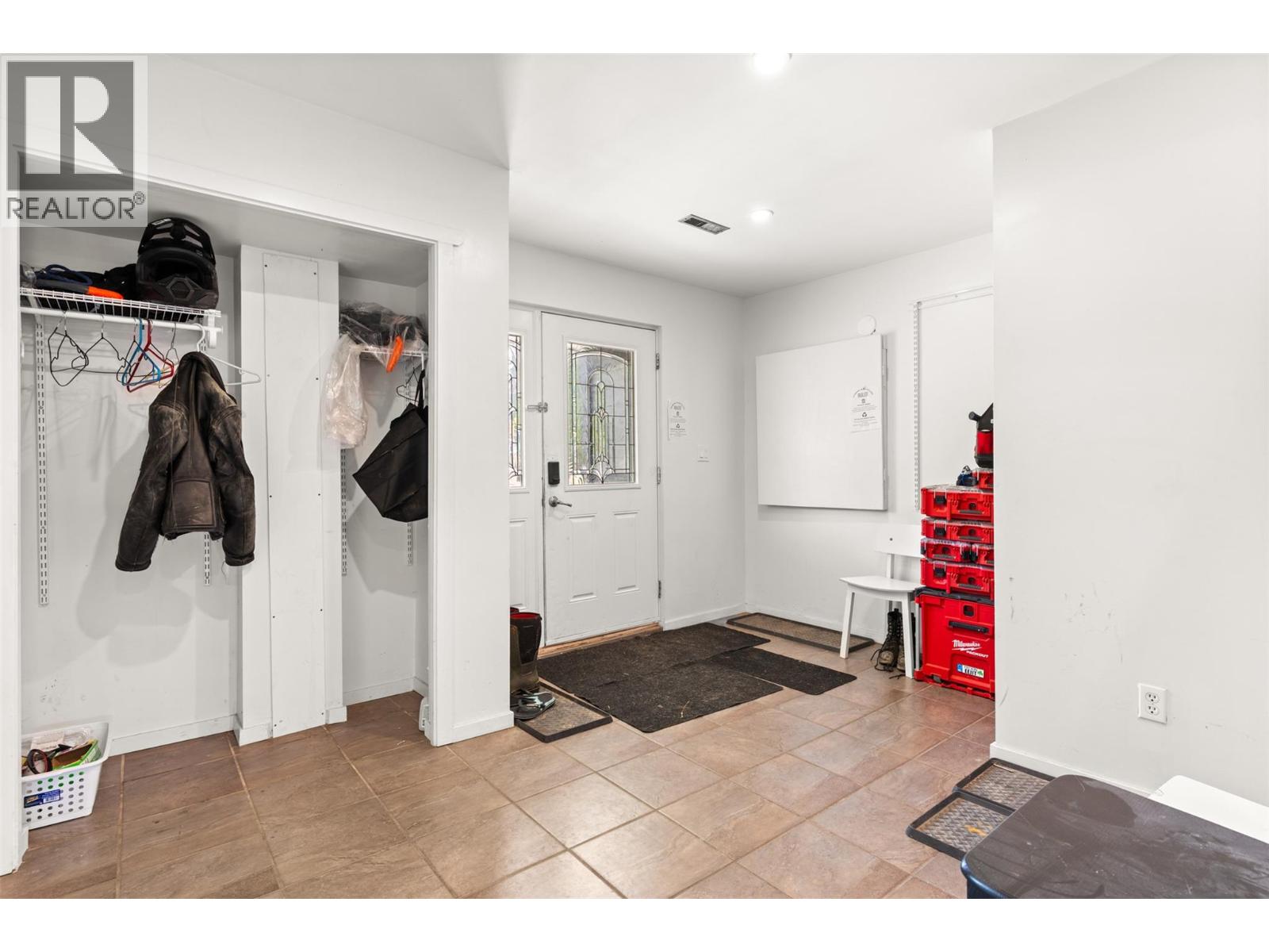 601 Barry Road - 40