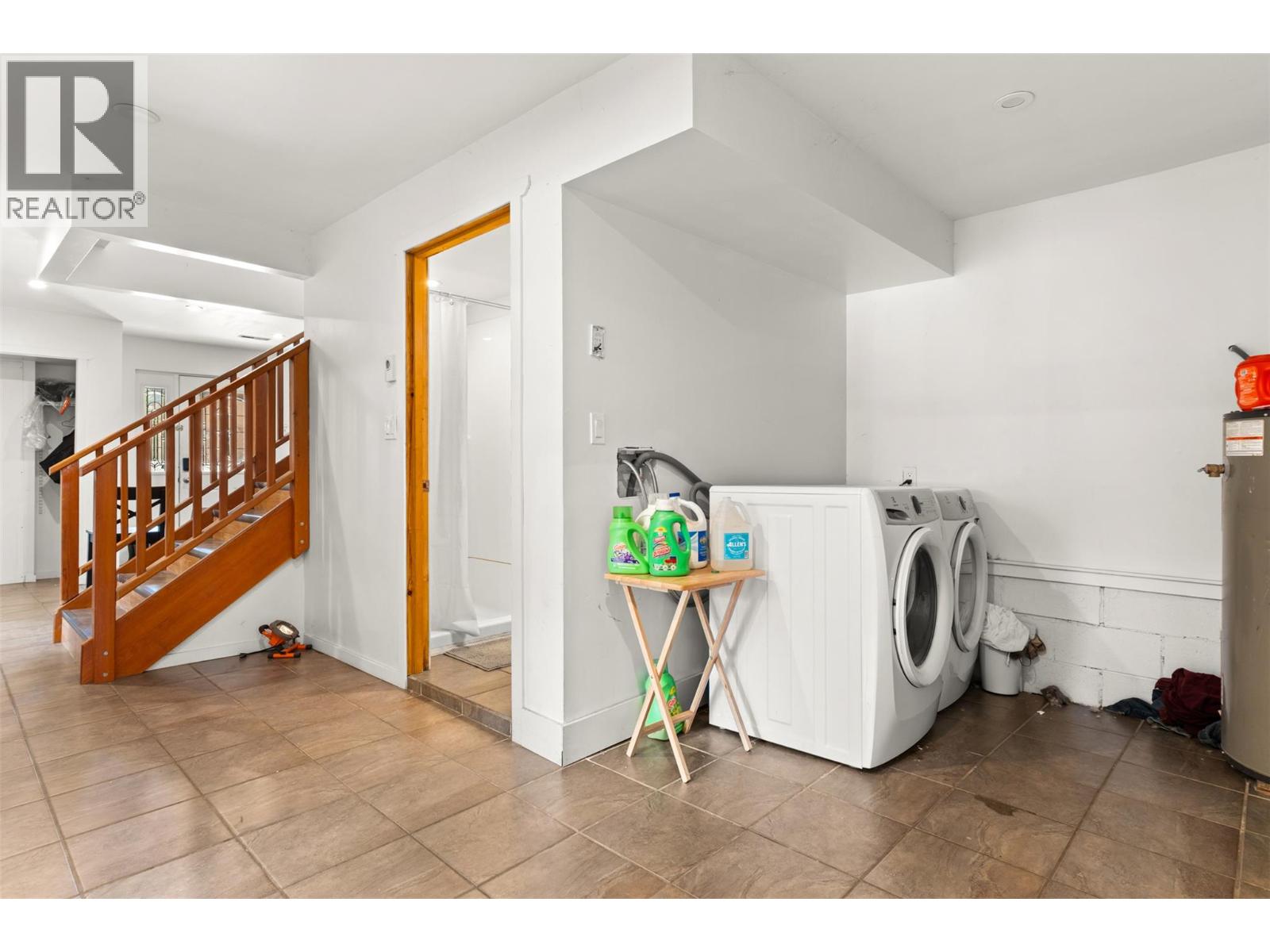 601 Barry Road - 37