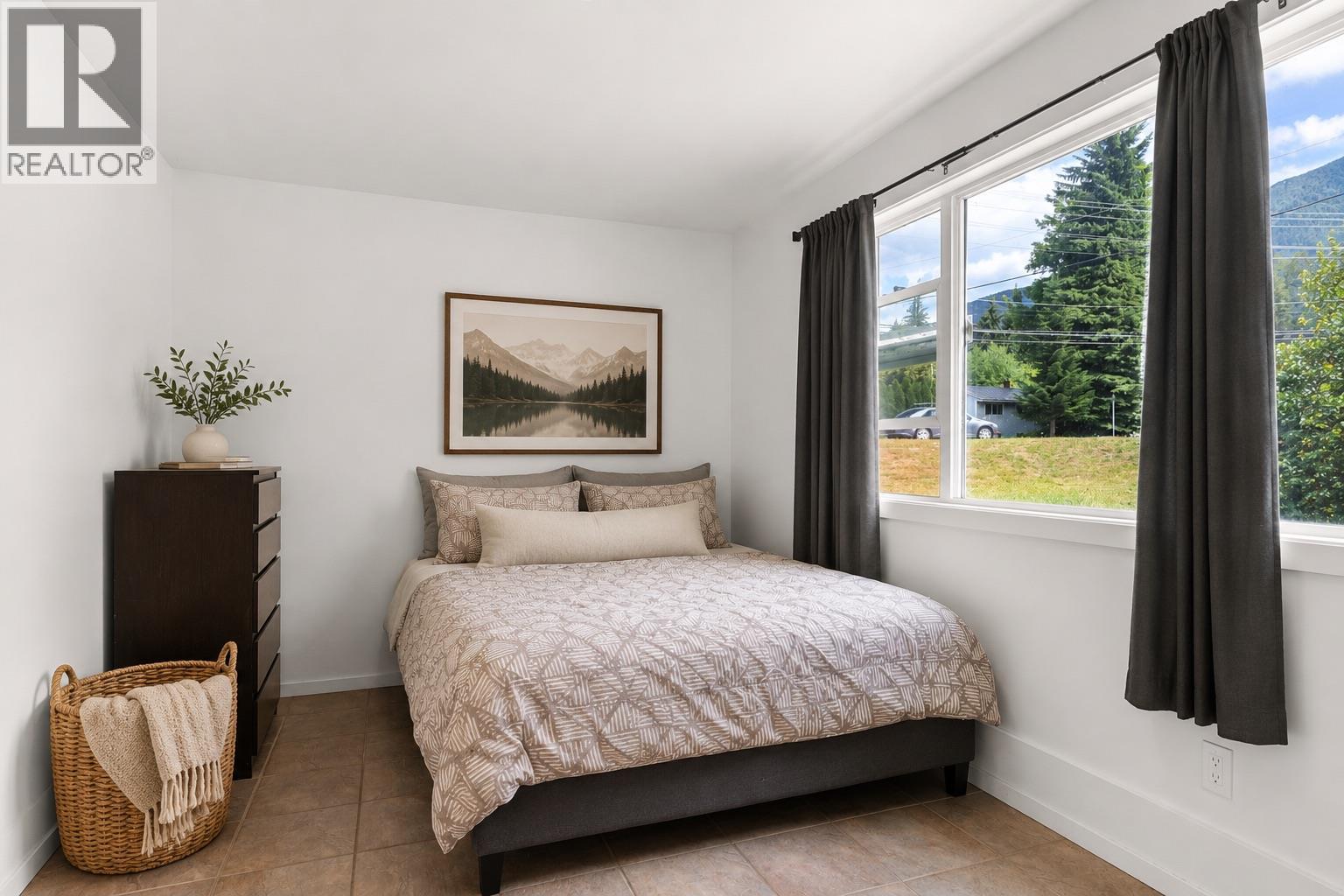 601 Barry Road - 18