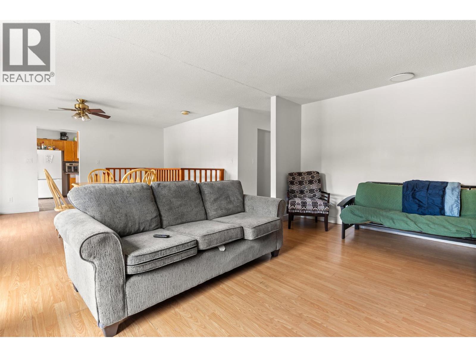 601 Barry Road - 23