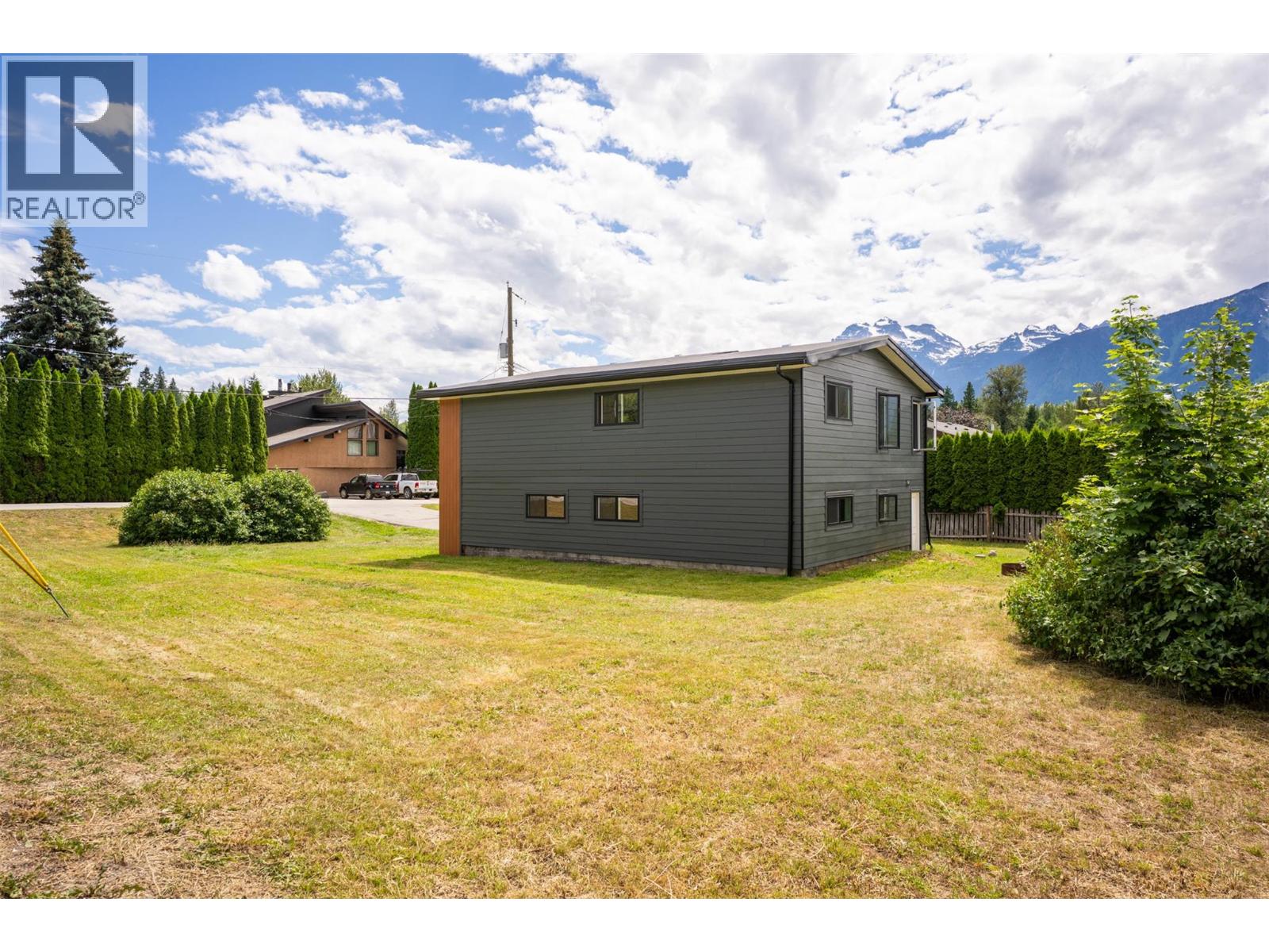 601 Barry Road - 5