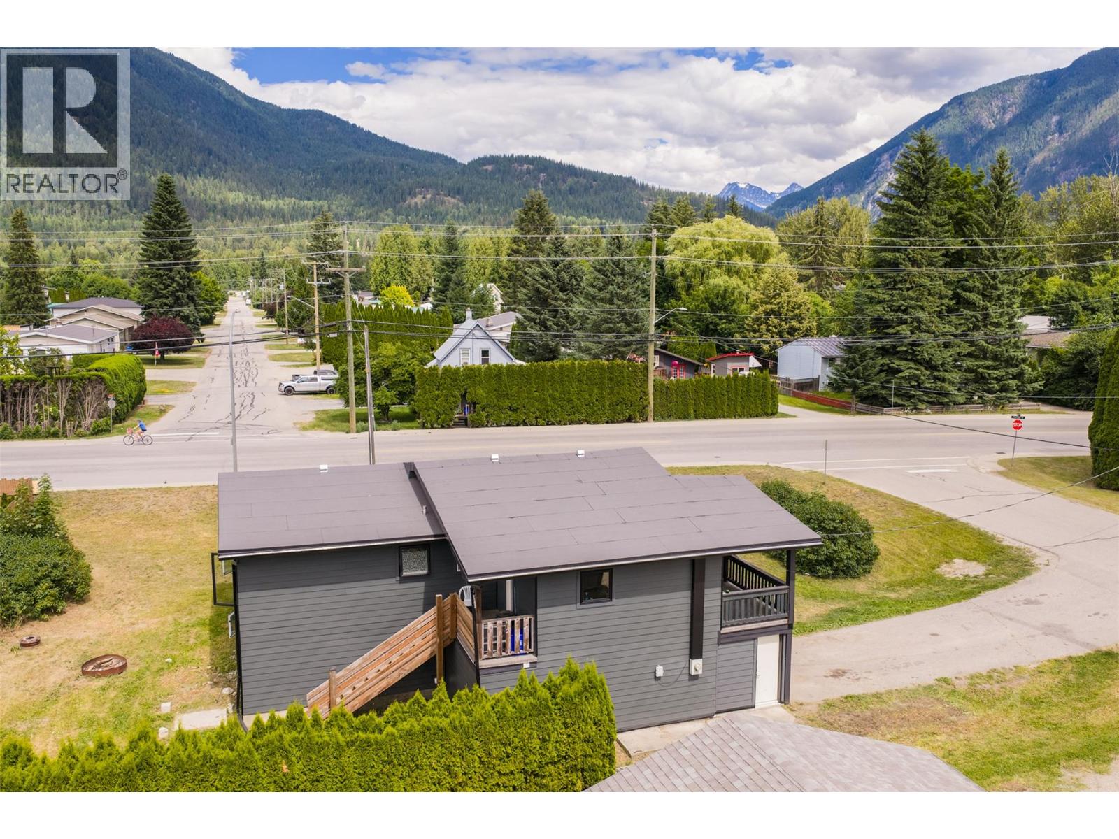 601 Barry Road - 11
