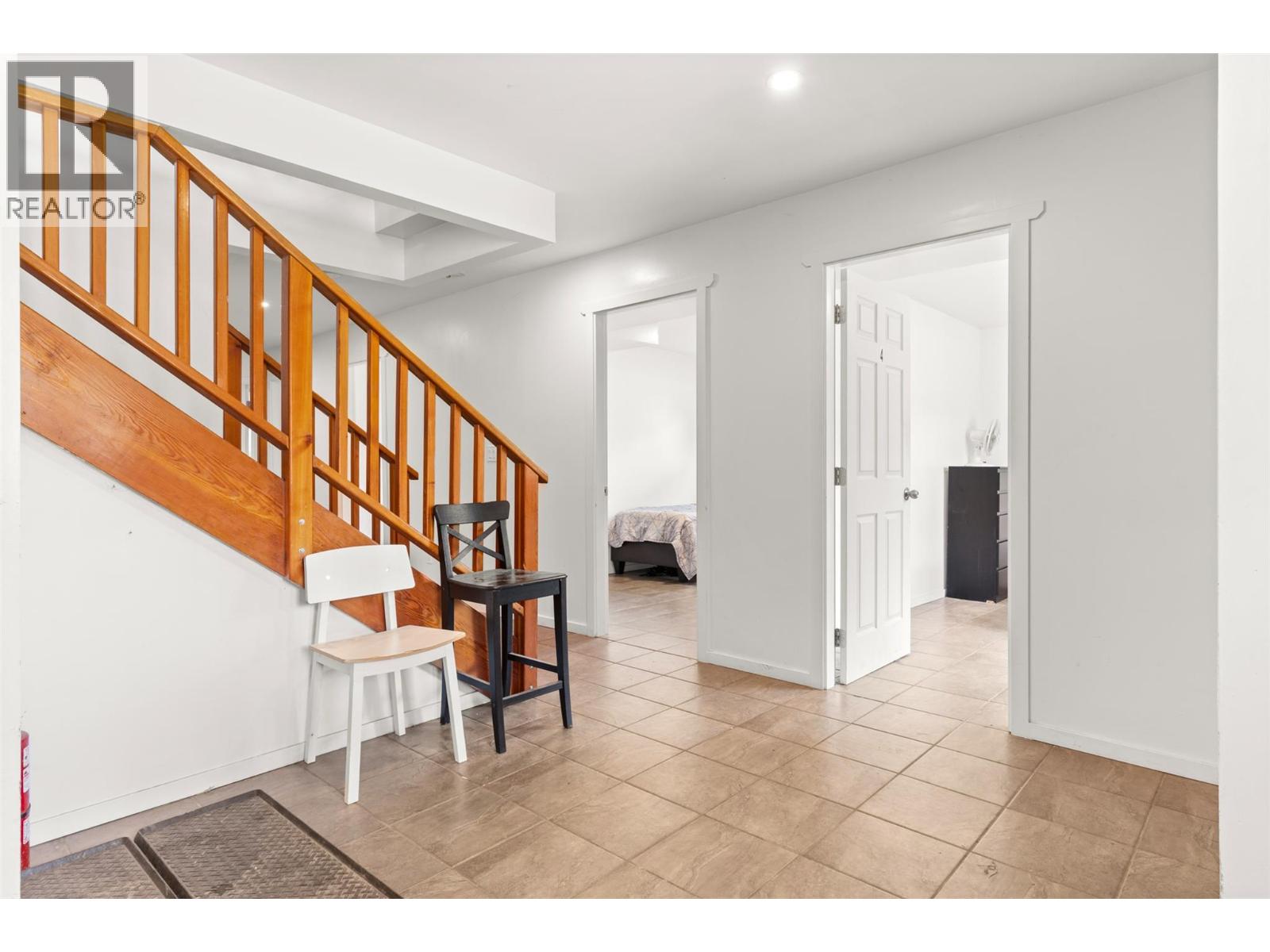 601 Barry Road - 31