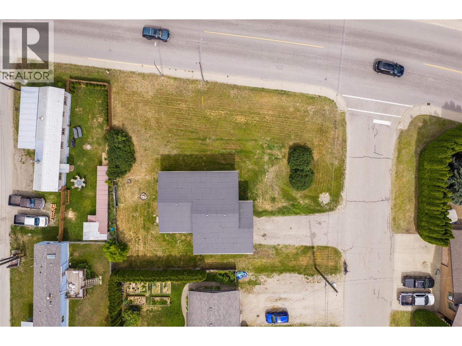 601 Barry Road - 6