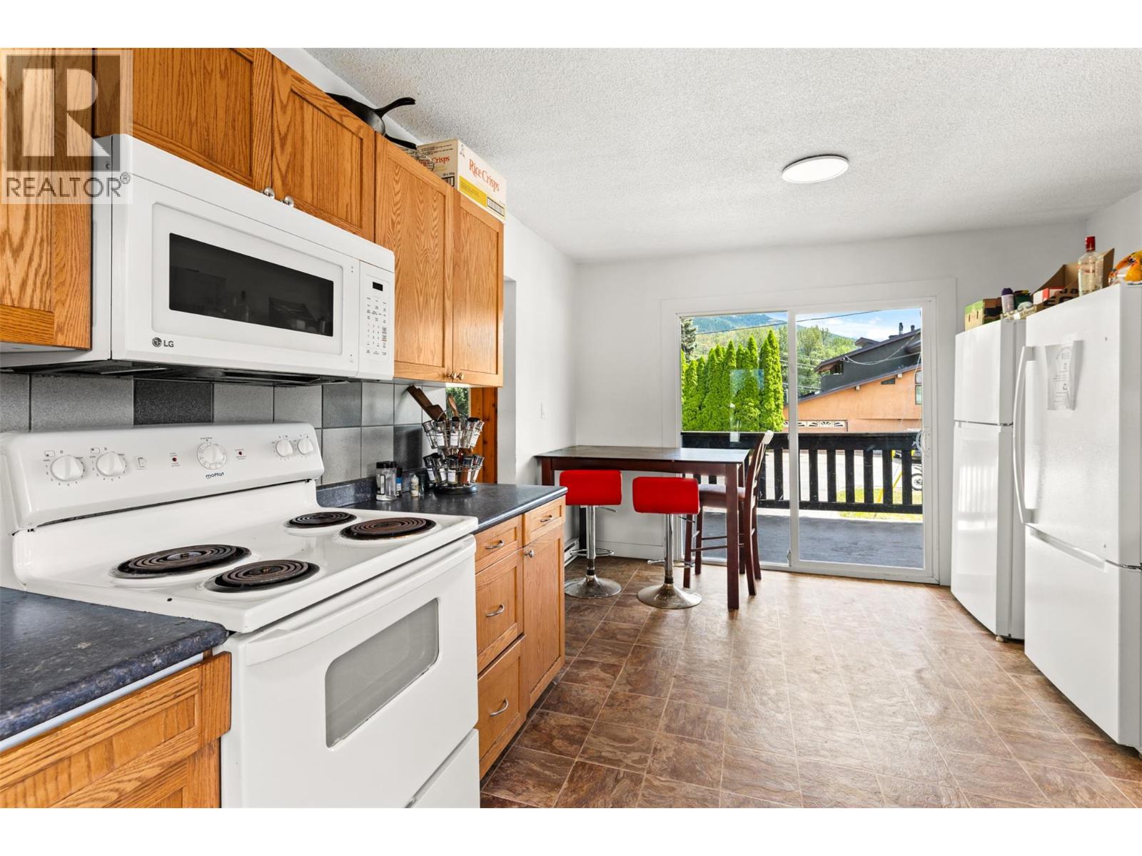 601 Barry Road - 28