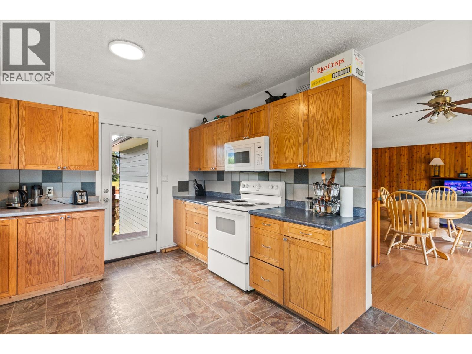 601 Barry Road - 25