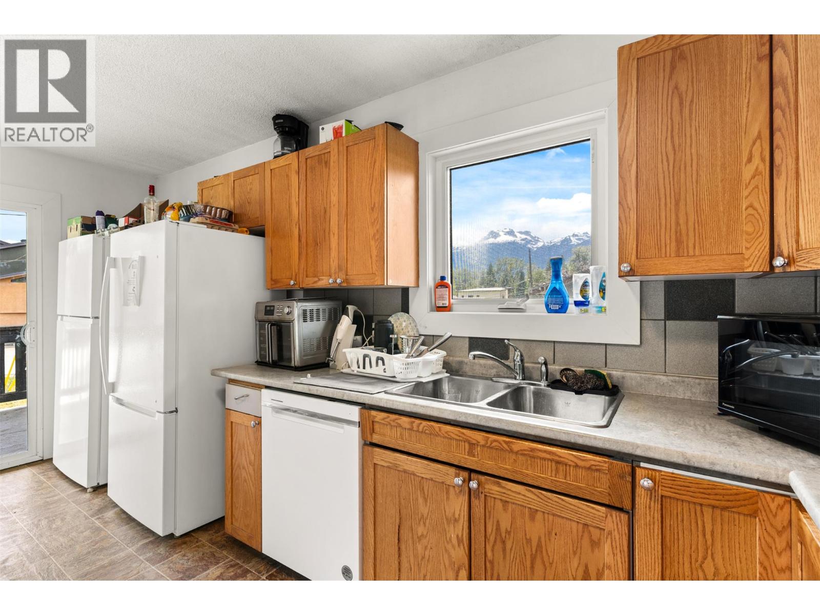 601 Barry Road - 27