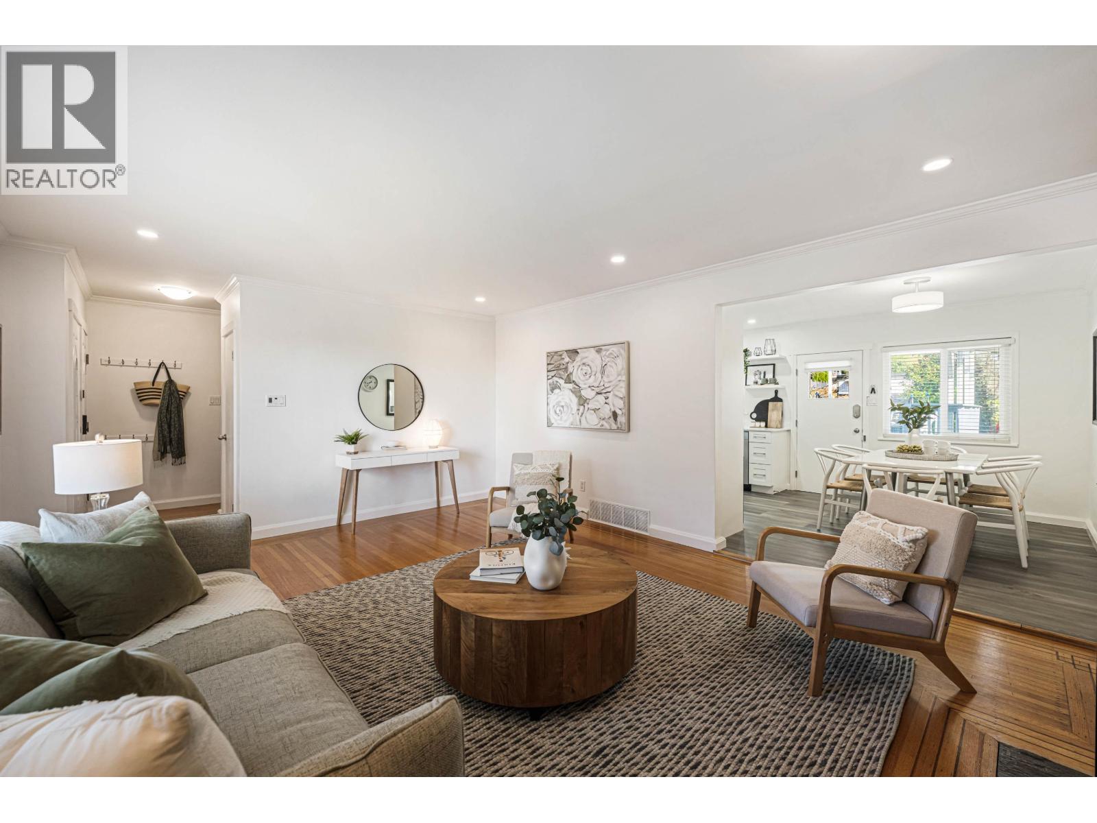 8326 ROYAL OAK AVENUE, Burnaby — photo 2