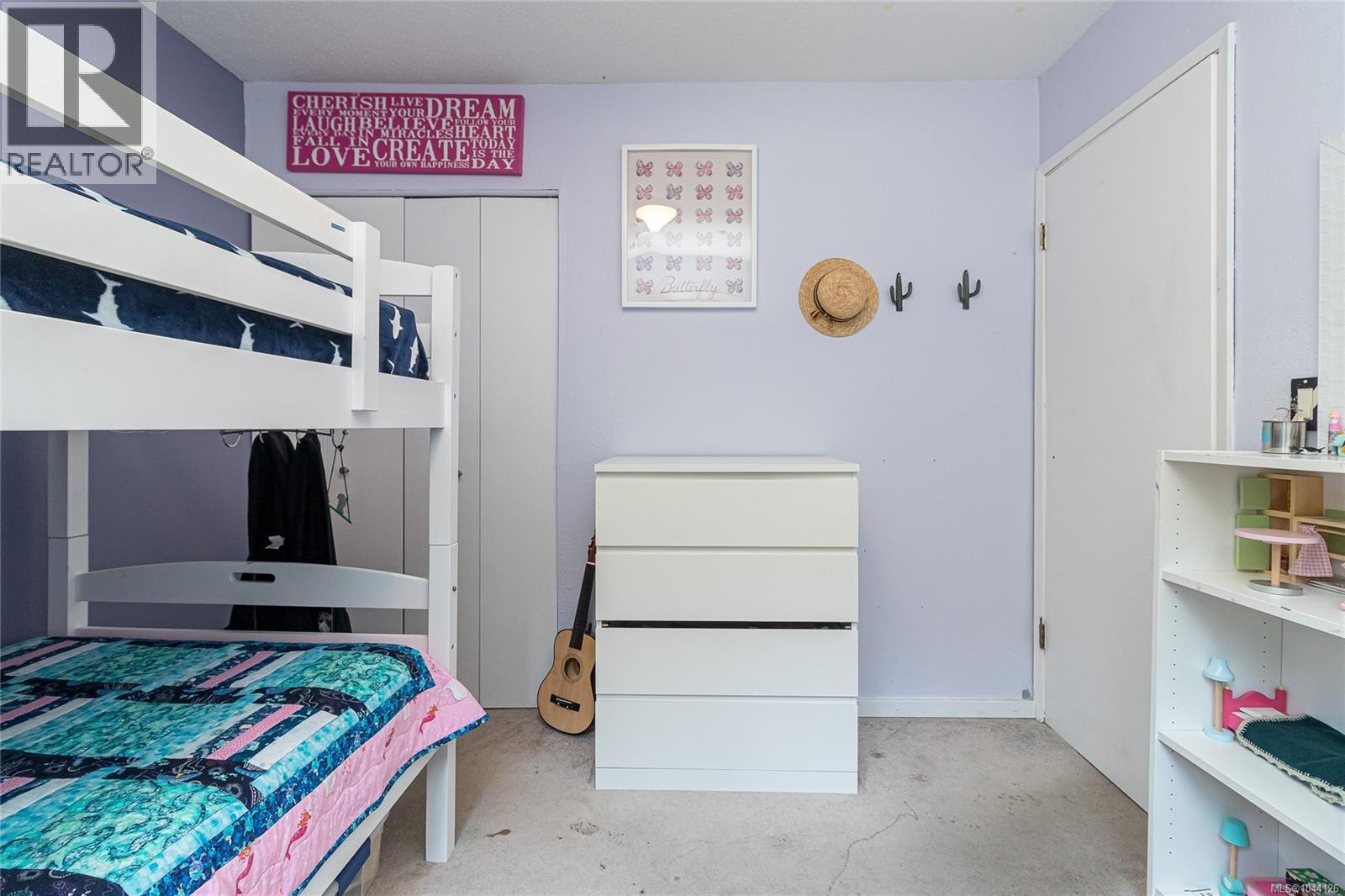 3330 Ravenwood Rd - 33