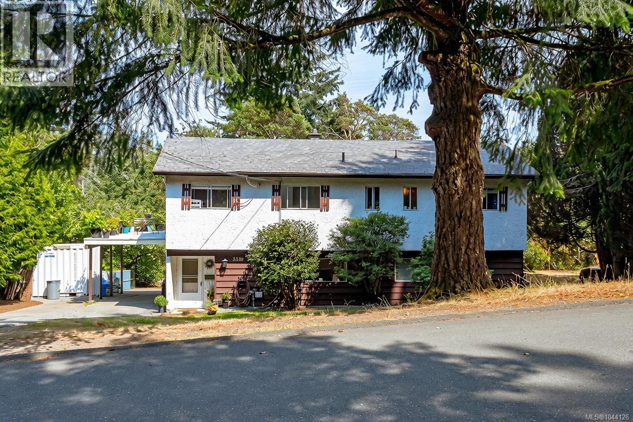 3330 Ravenwood Rd - 3