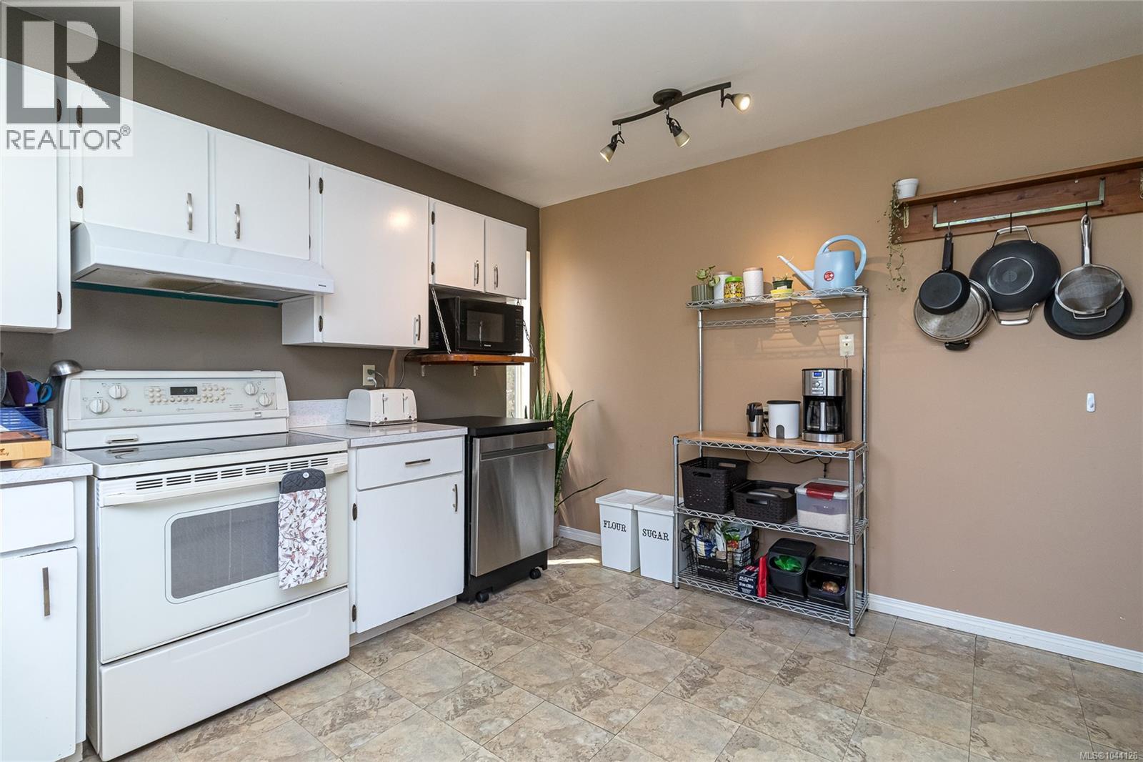 3330 Ravenwood Rd - 27