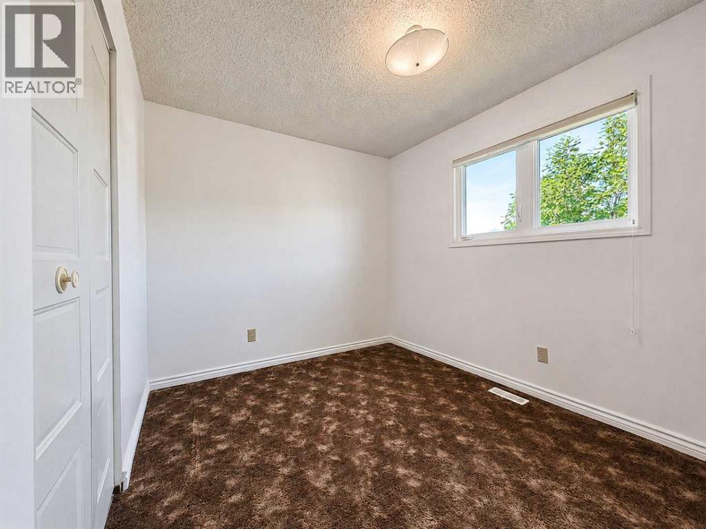 10625 105 Avenue - 13