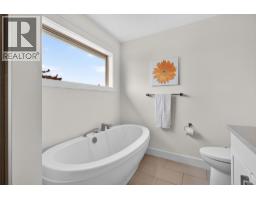 2425 Tallus Heights Drive, West Kelowna, BC V4T3K4 Photo 20