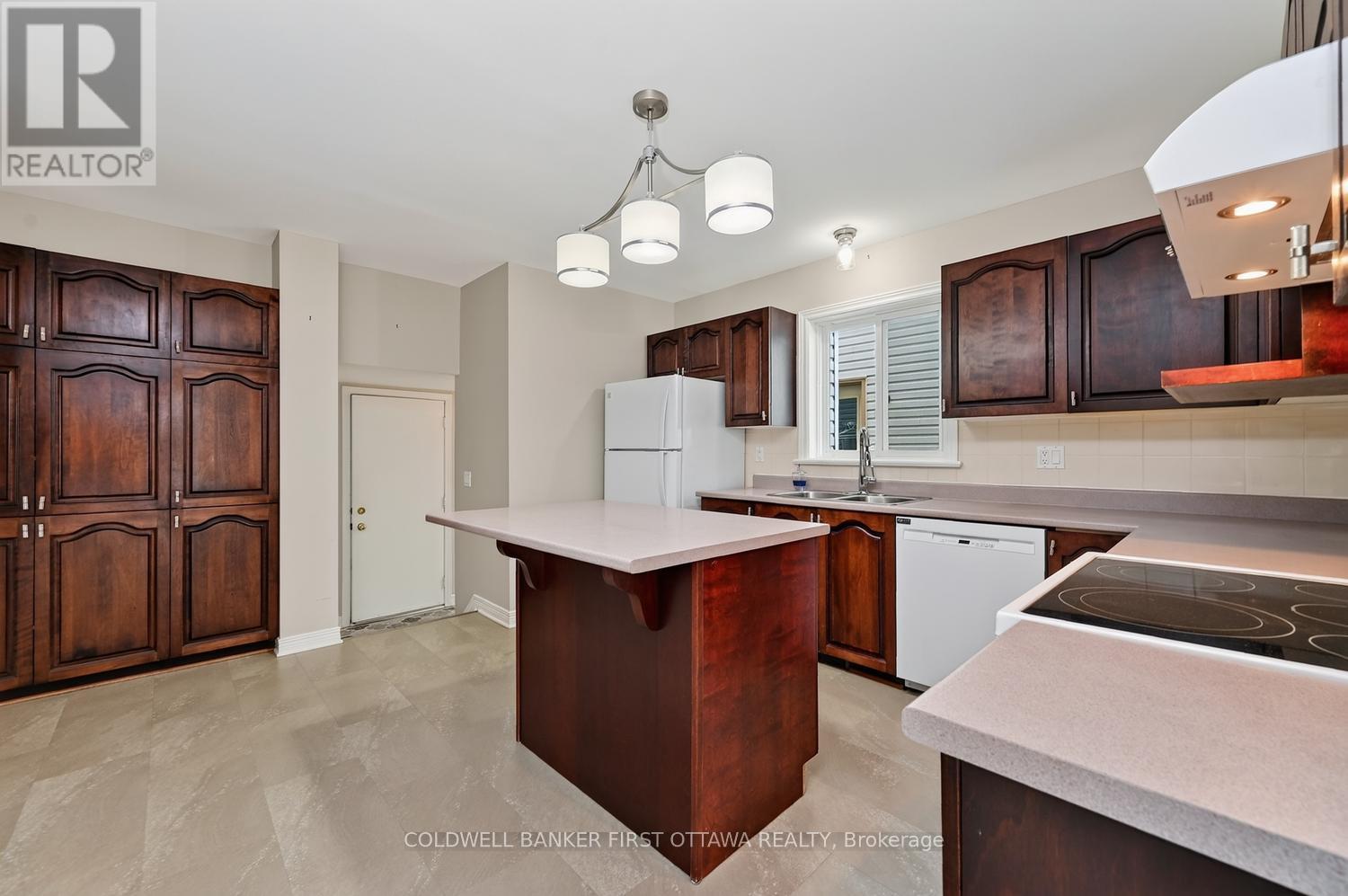 30 RIDEAUCREST DRIVE - Image 12