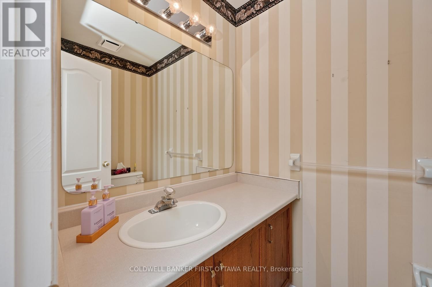 30 RIDEAUCREST DRIVE - 14