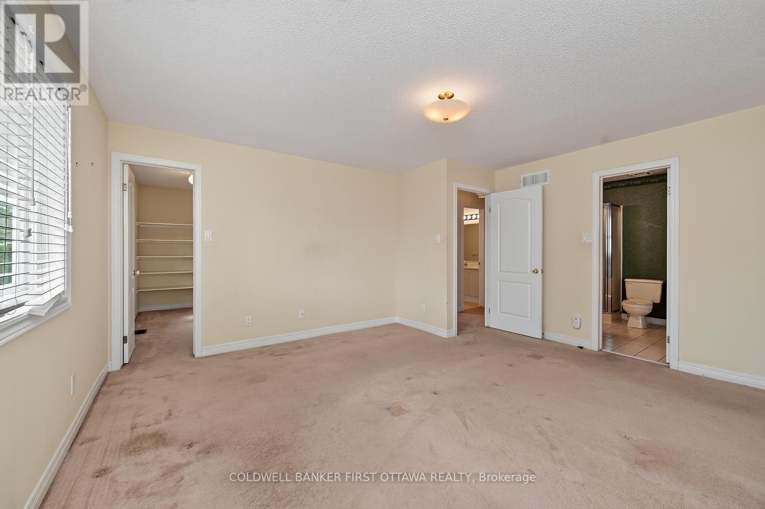 30 RIDEAUCREST DRIVE - 19