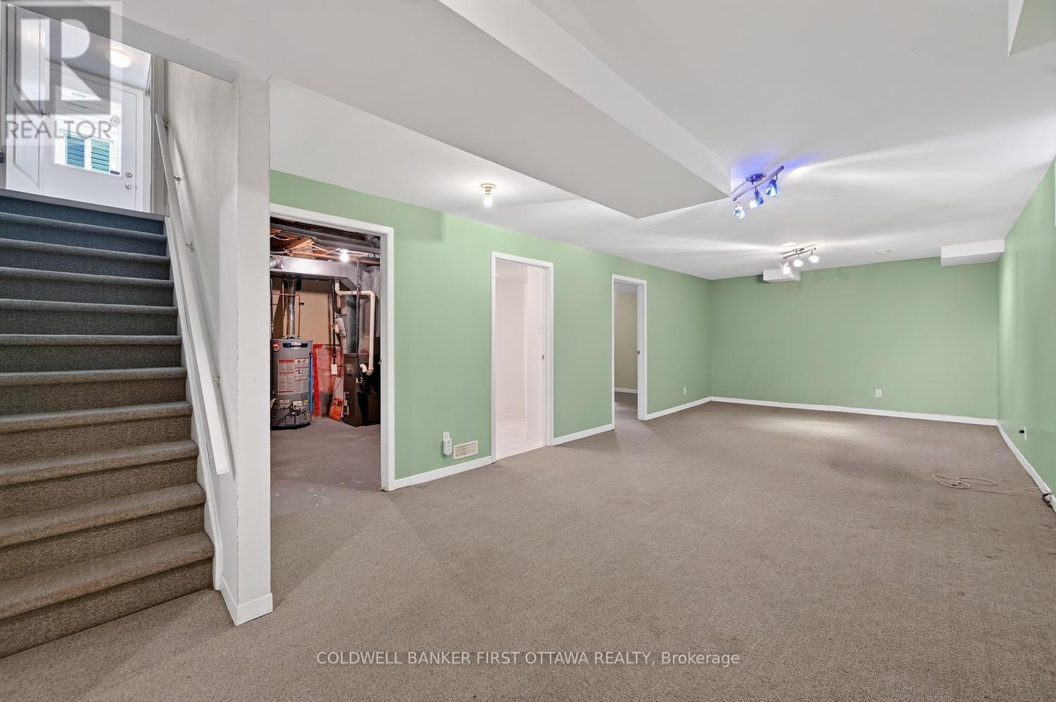 30 RIDEAUCREST DRIVE - 29