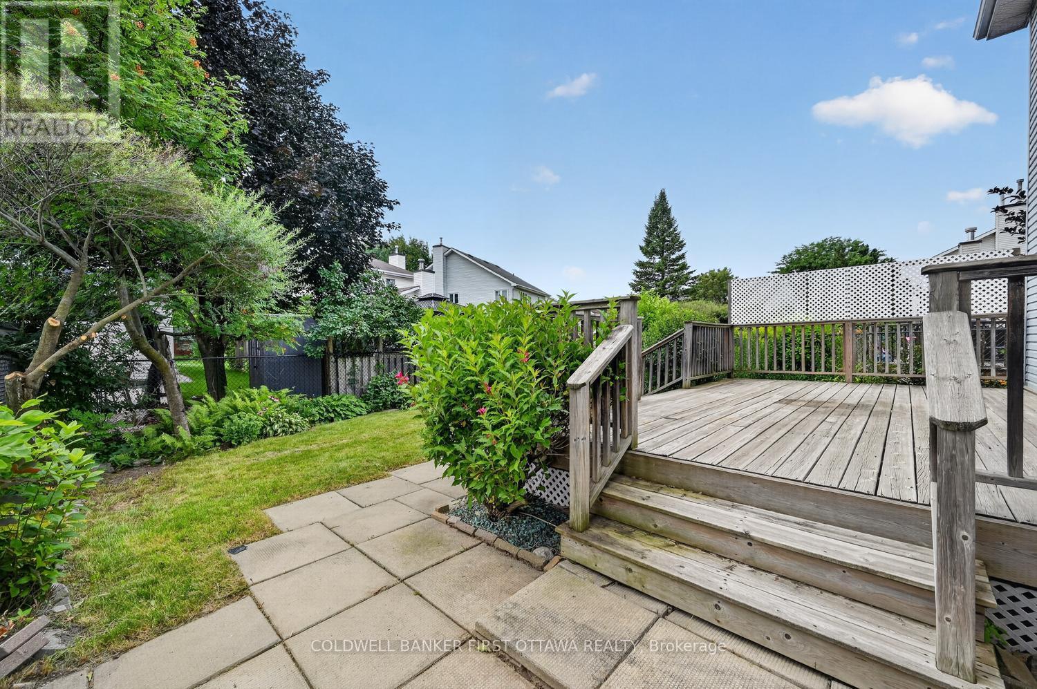 30 RIDEAUCREST DRIVE - 33