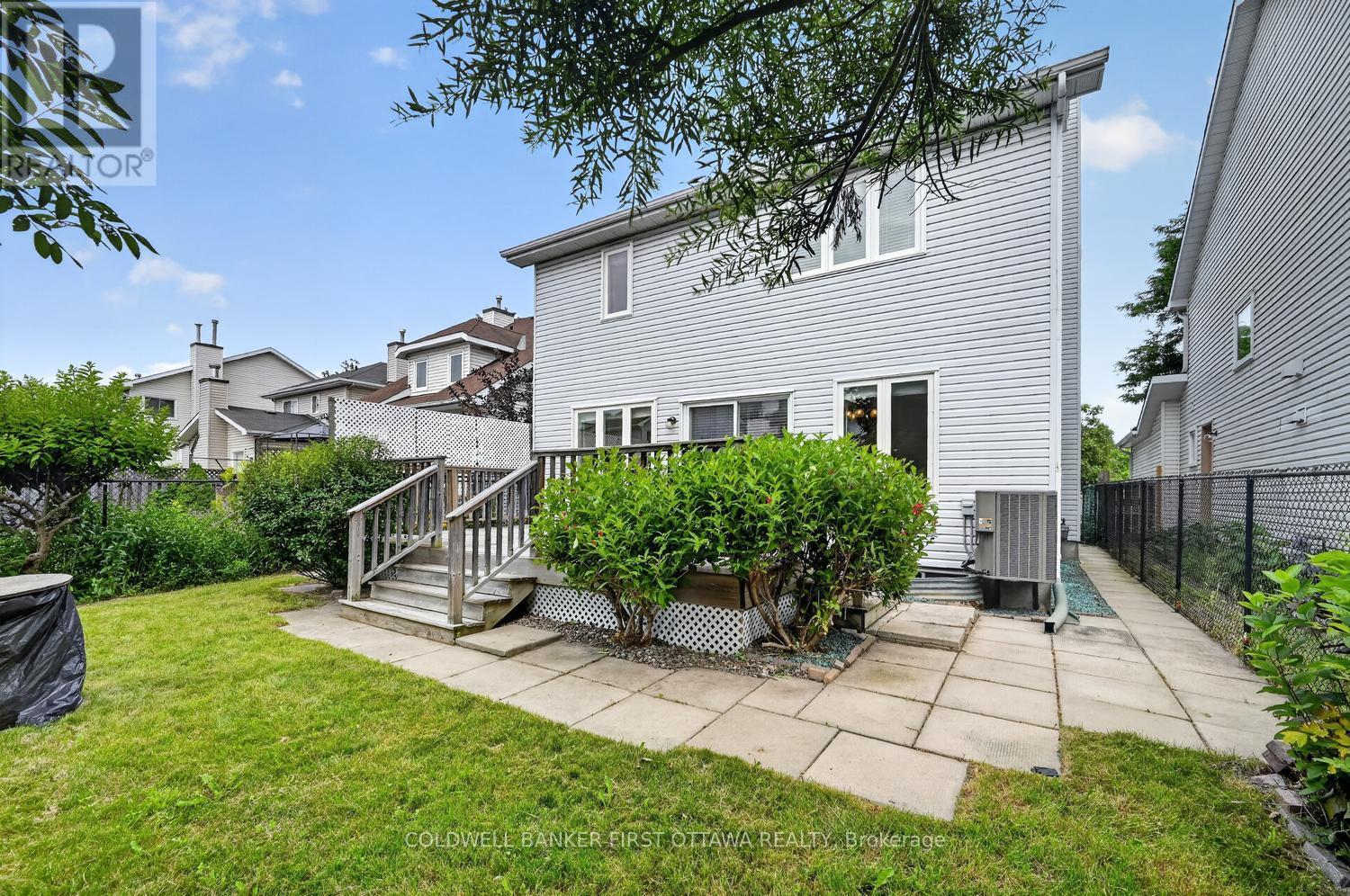 30 RIDEAUCREST DRIVE - 34
