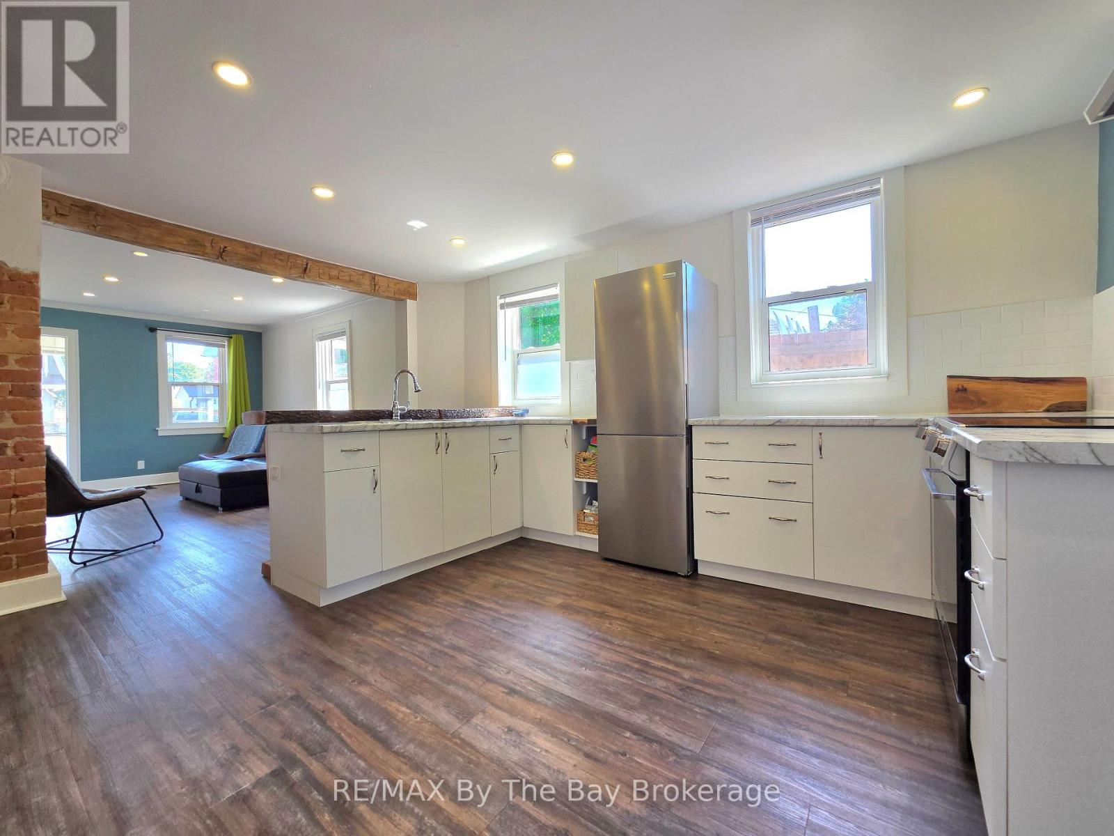 52 BERRY STREET - 13