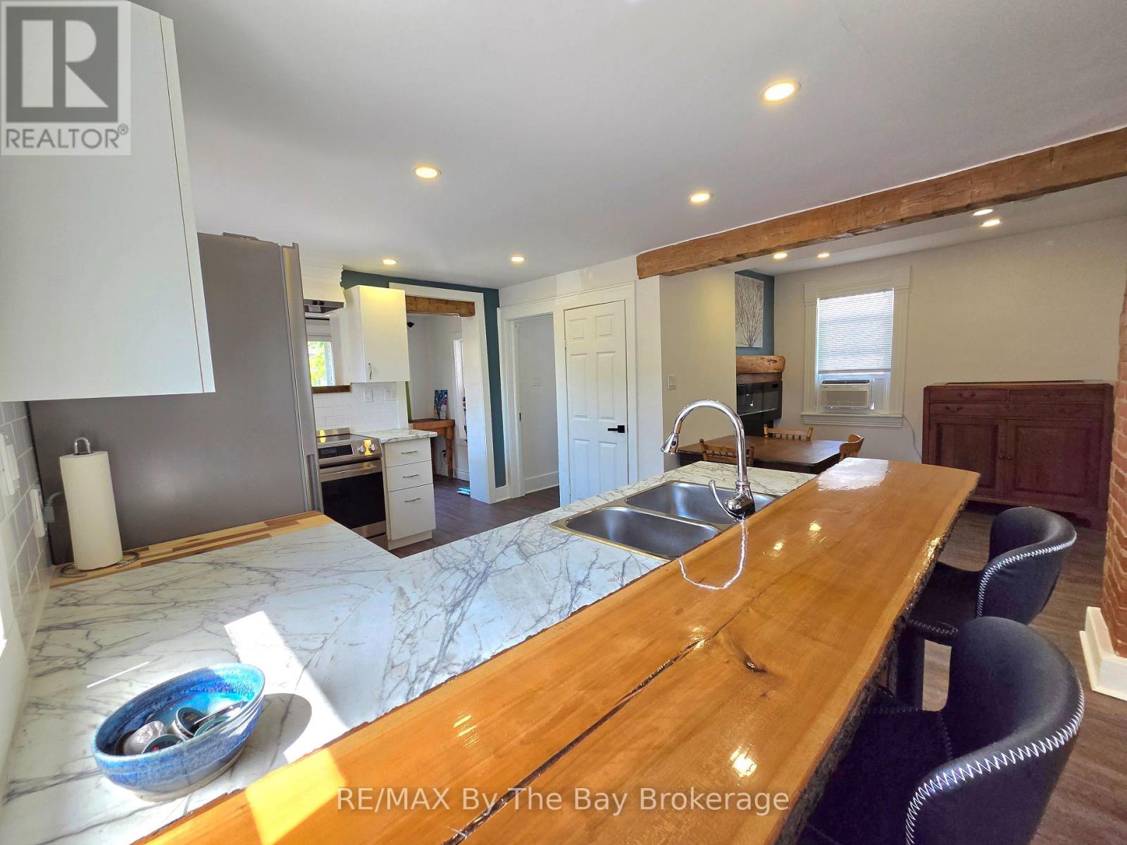52 BERRY STREET - 9