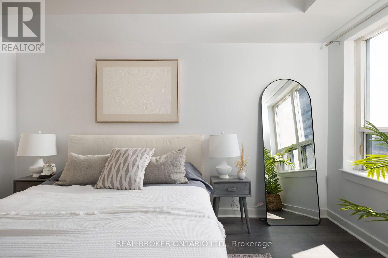 #1416 255 RICHMOND STREET E - 11