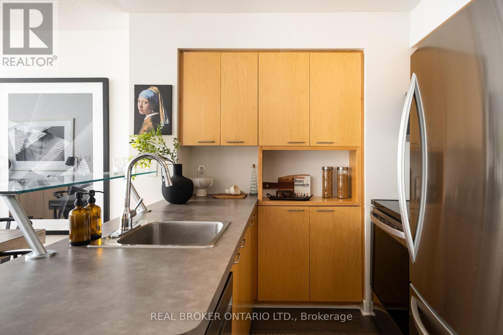 #1416 255 RICHMOND STREET E - 8