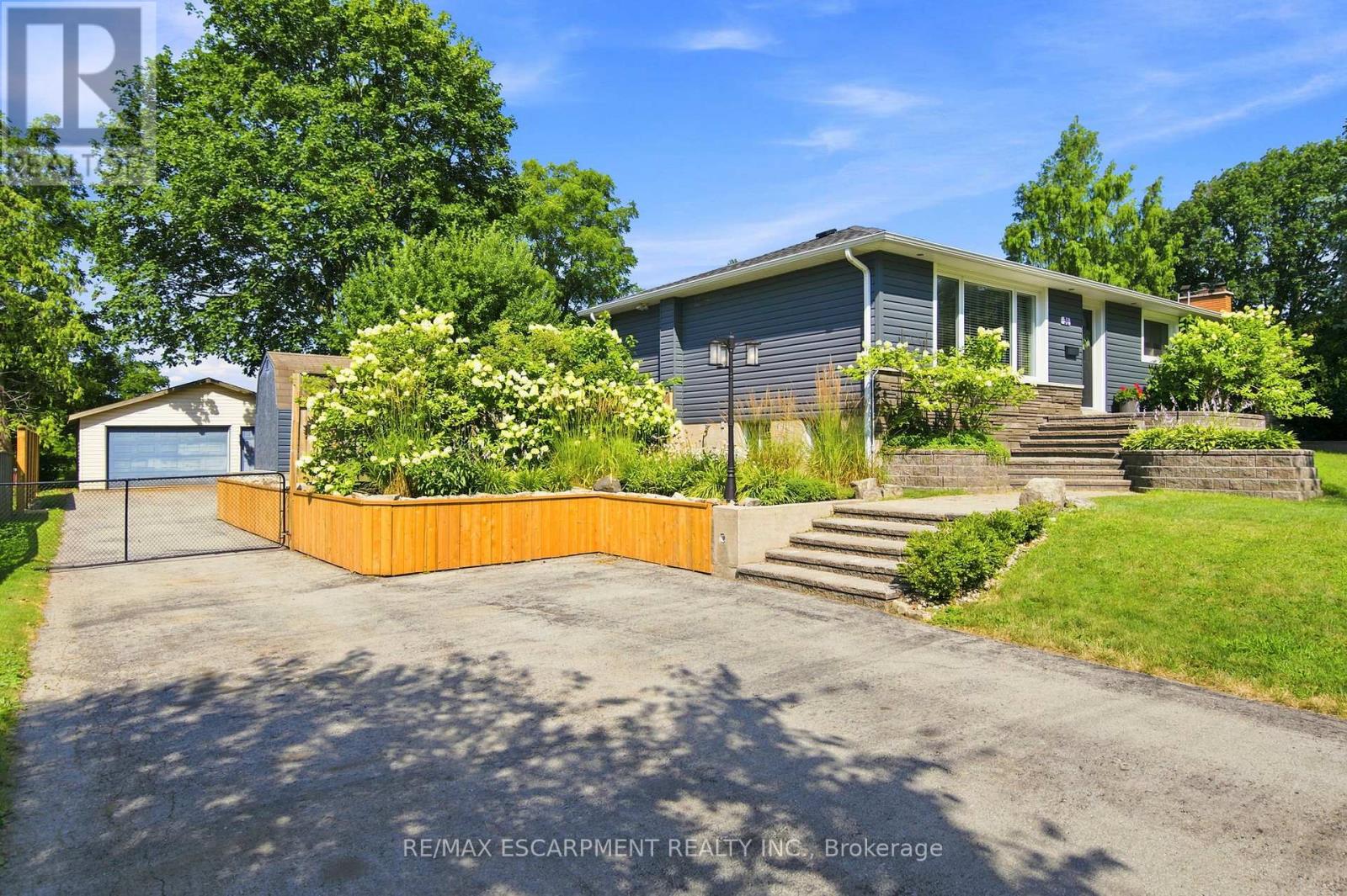 31 ALGONQUIN AVENUE - 2