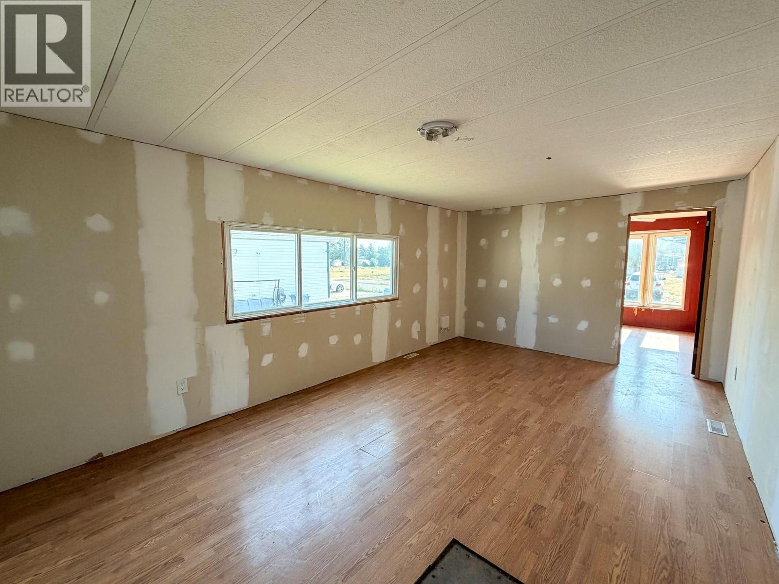 2776 CLAPPERTON Avenue Unit# 30, Merritt