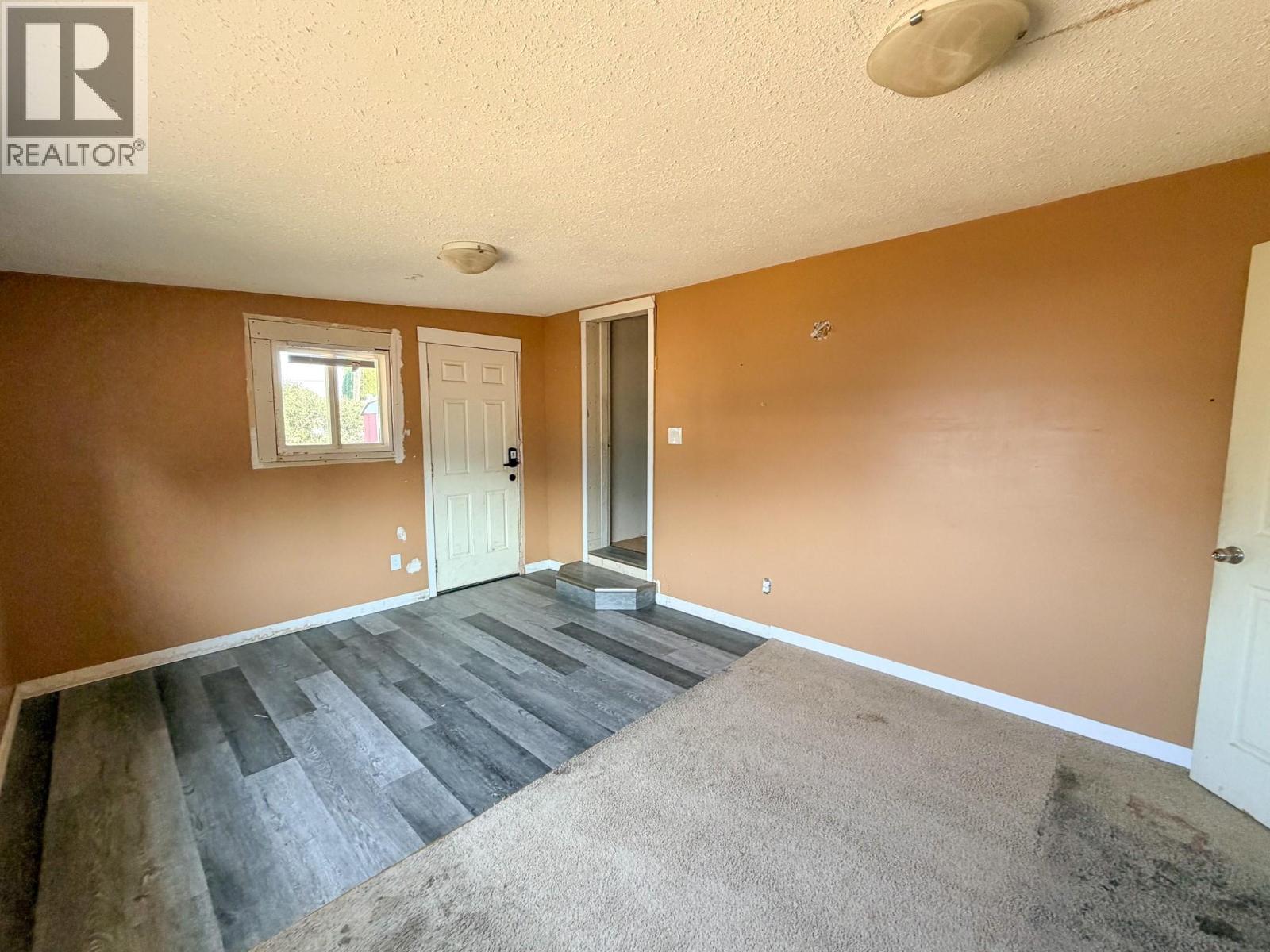 #30 2776 CLAPPERTON Avenue - 17