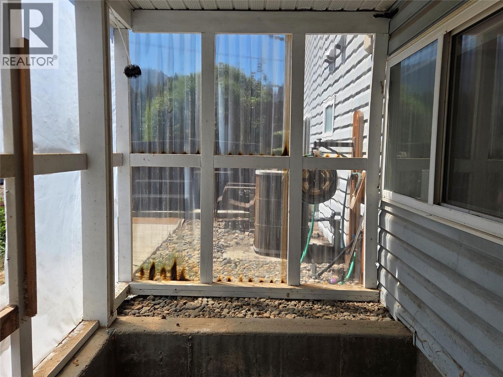  425 3rd Avenue, Keremeos