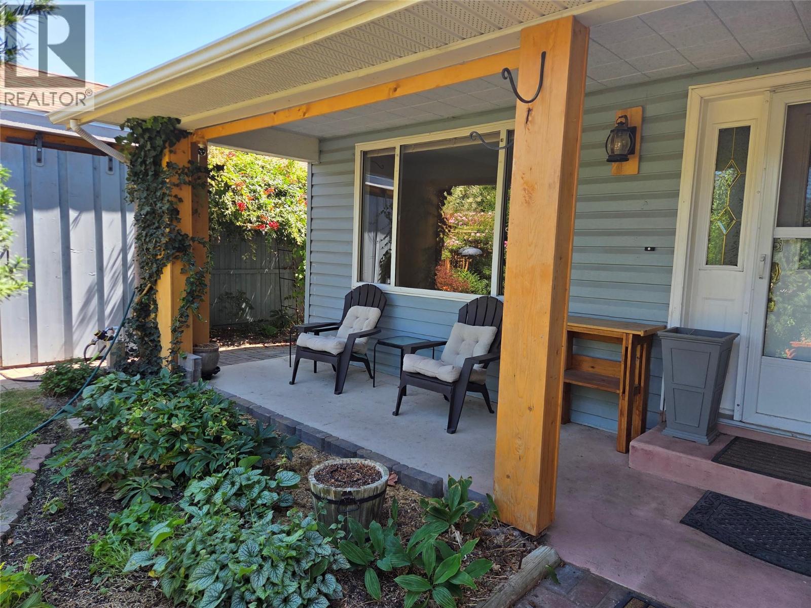  425 3rd Avenue, Keremeos