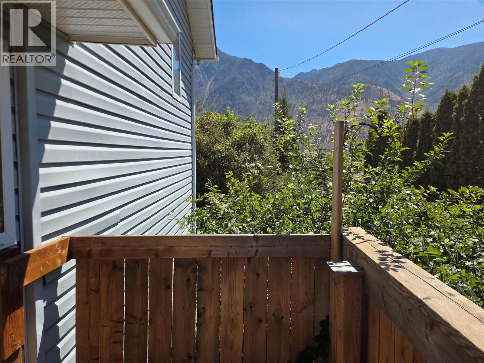  425 3rd Avenue, Keremeos
