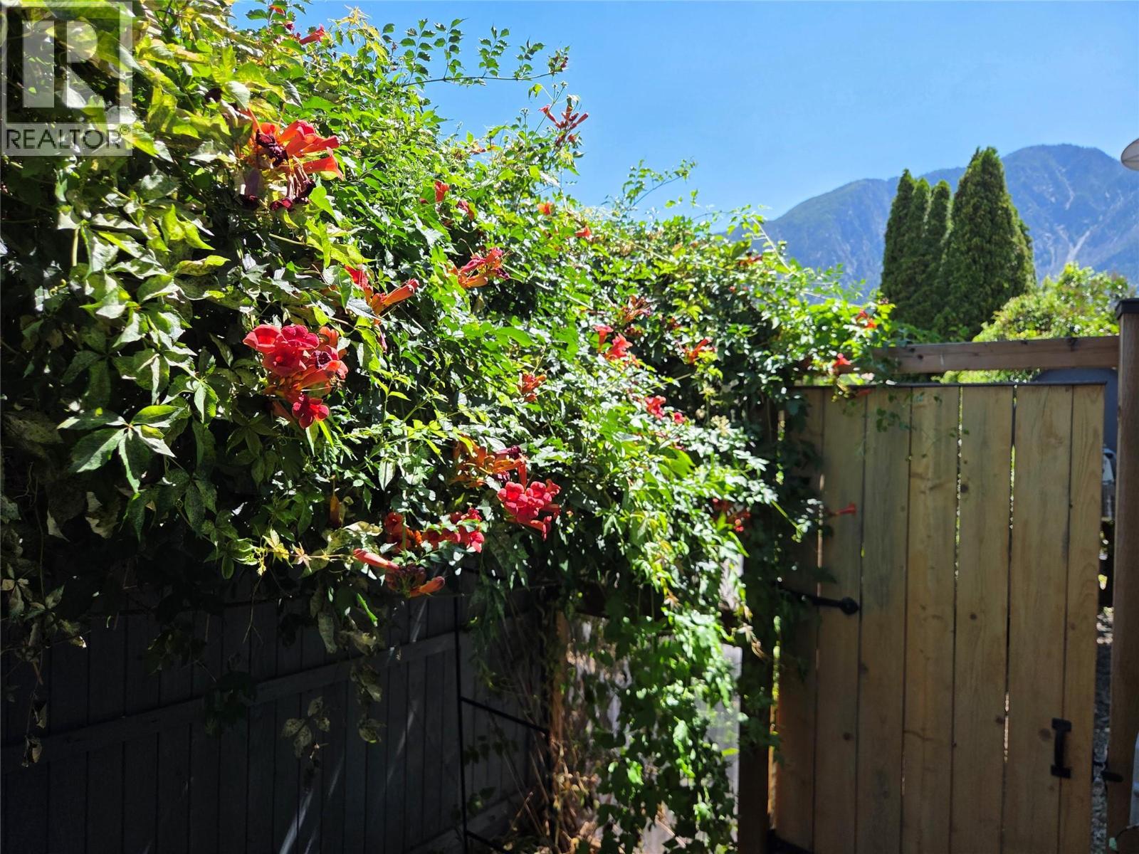  425 3rd Avenue, Keremeos