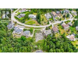 2361 Mount Tuam Crescent, Sorrento, BC V0E2W2 Photo 9