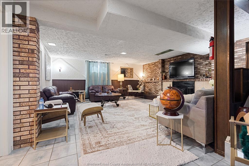 2059 LESPERANCE - 26