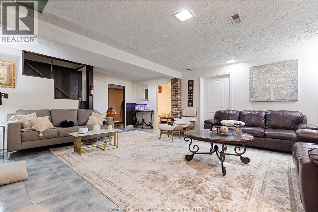 2059 LESPERANCE - Image 28