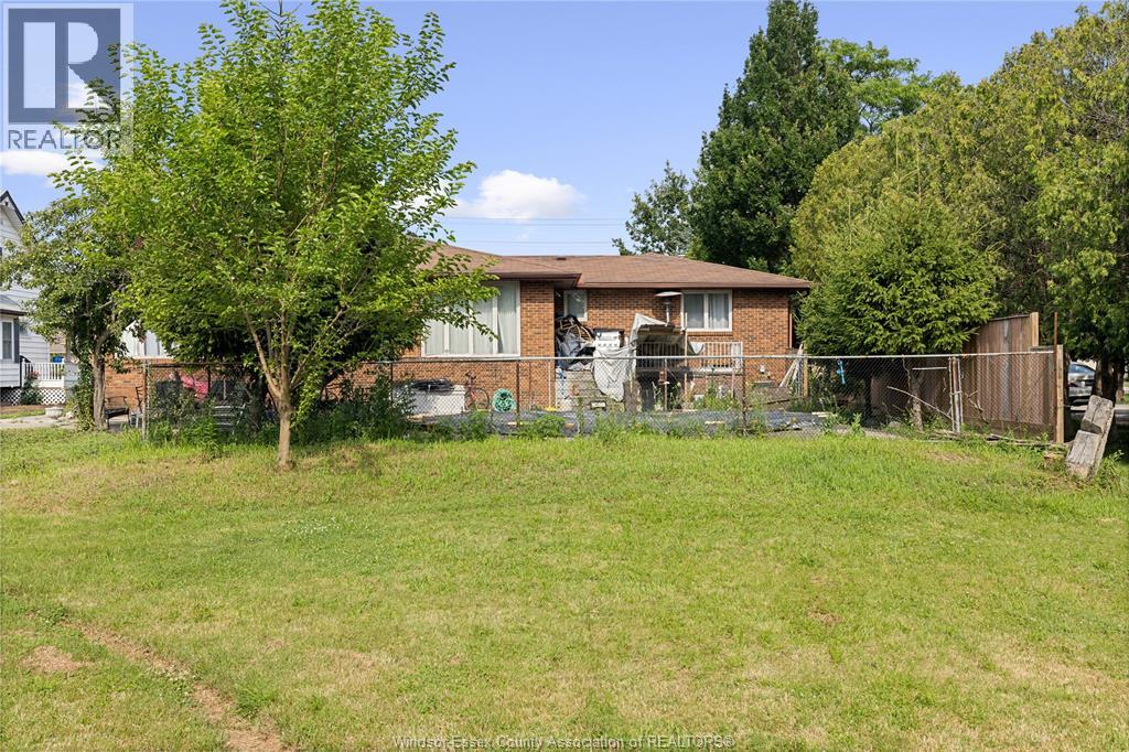 2059 LESPERANCE - Image 40