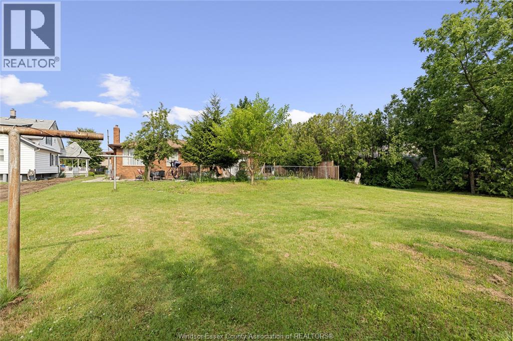 2059 LESPERANCE - Image 44