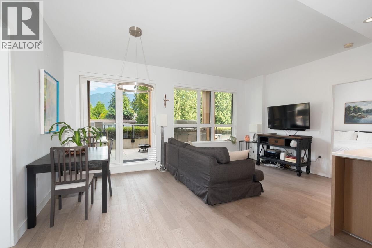 217 3220 CONNAUGHT CRESCENT, North Vancouver