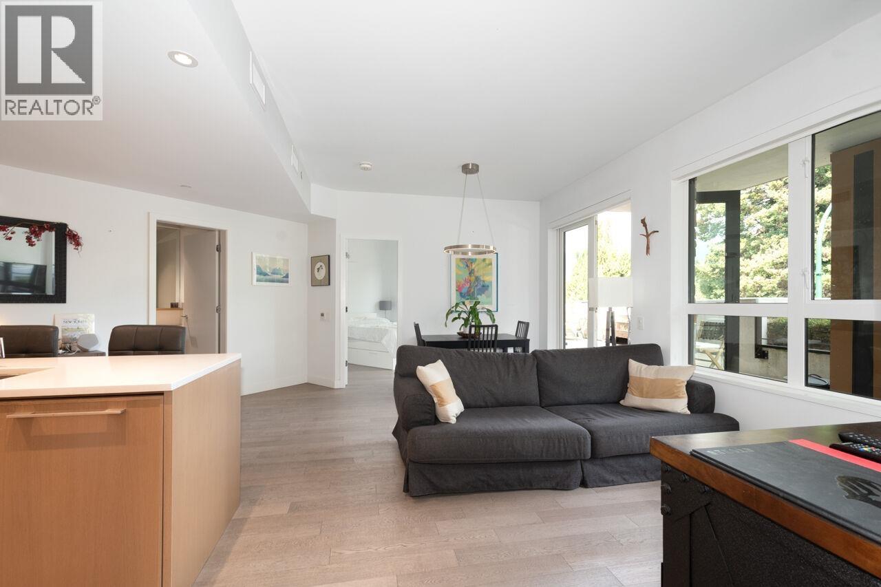 217 3220 CONNAUGHT CRESCENT, North Vancouver