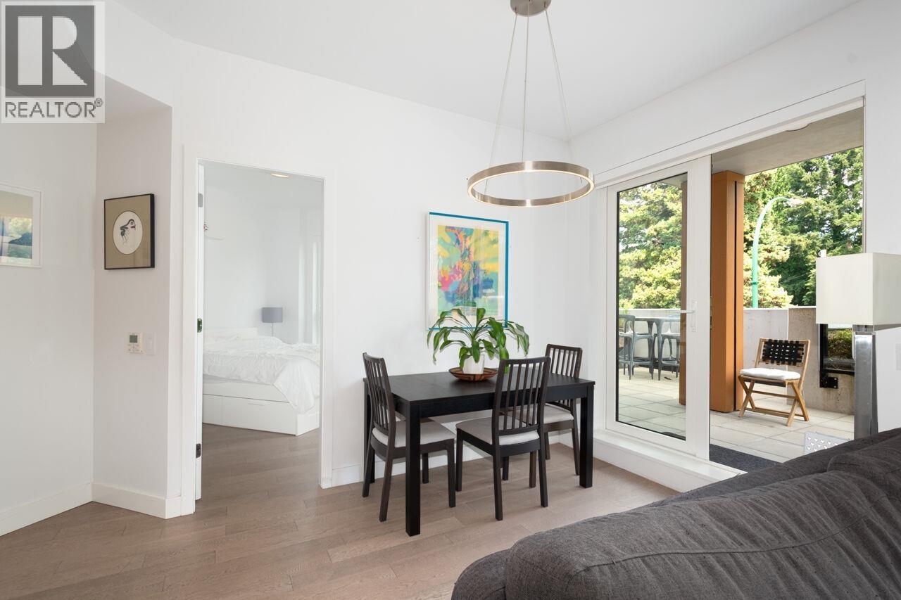 217 3220 CONNAUGHT CRESCENT, North Vancouver